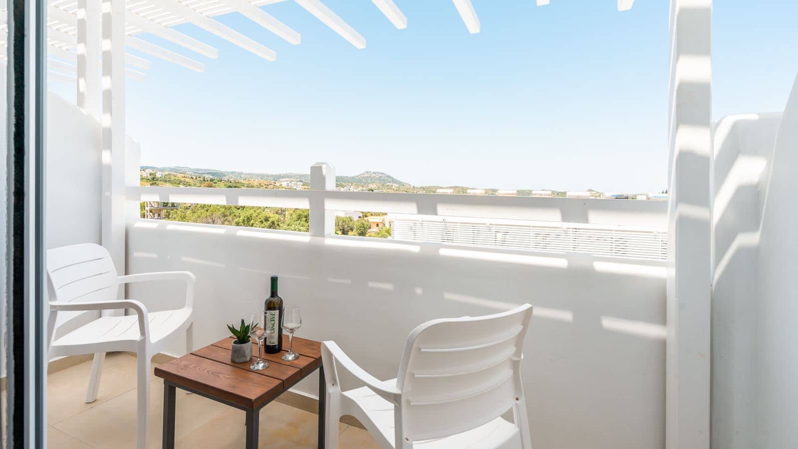 rooms-deluxe-double-room-with-balcony