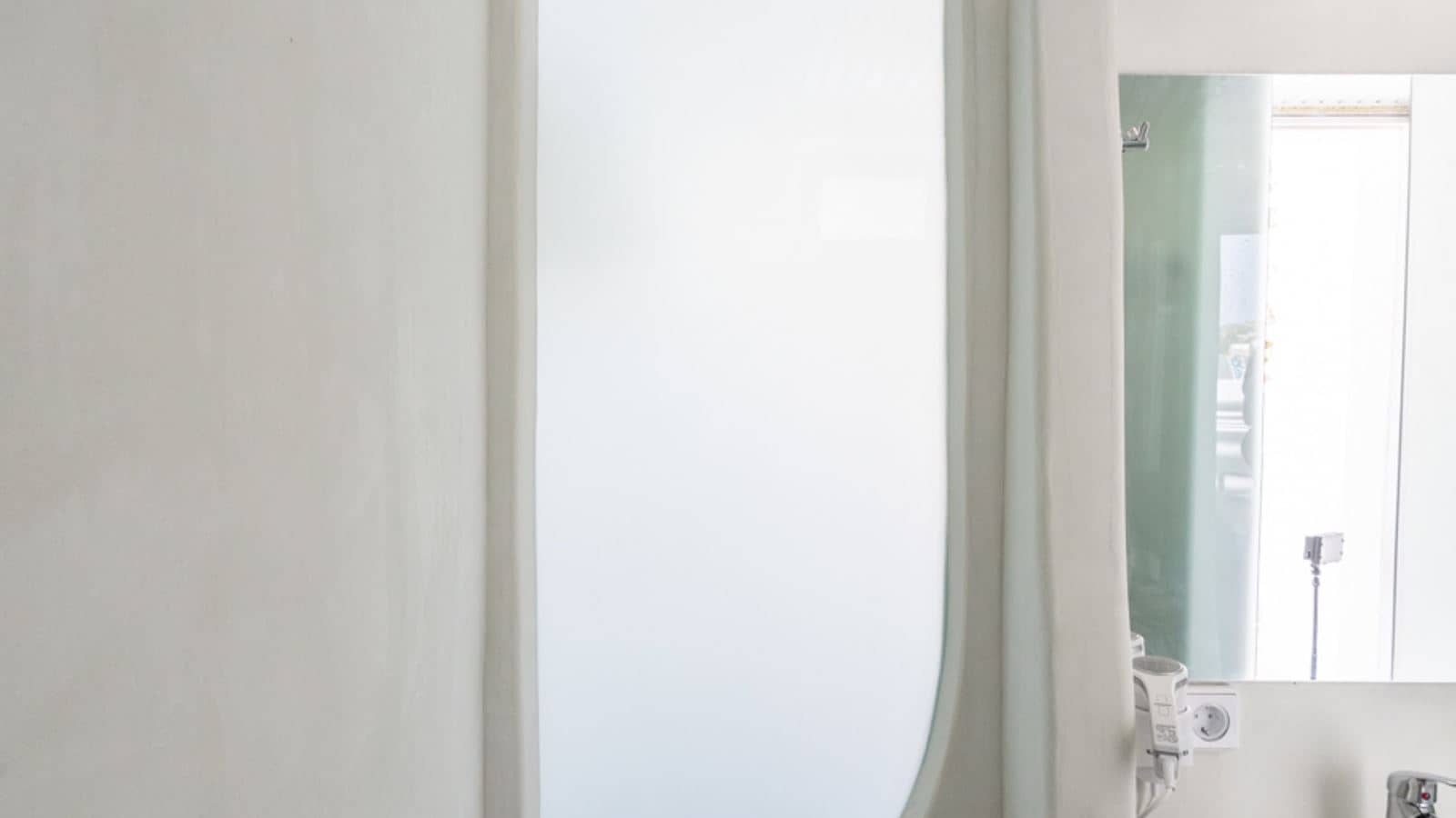 rooms-deluxe-double-room-with-balcony