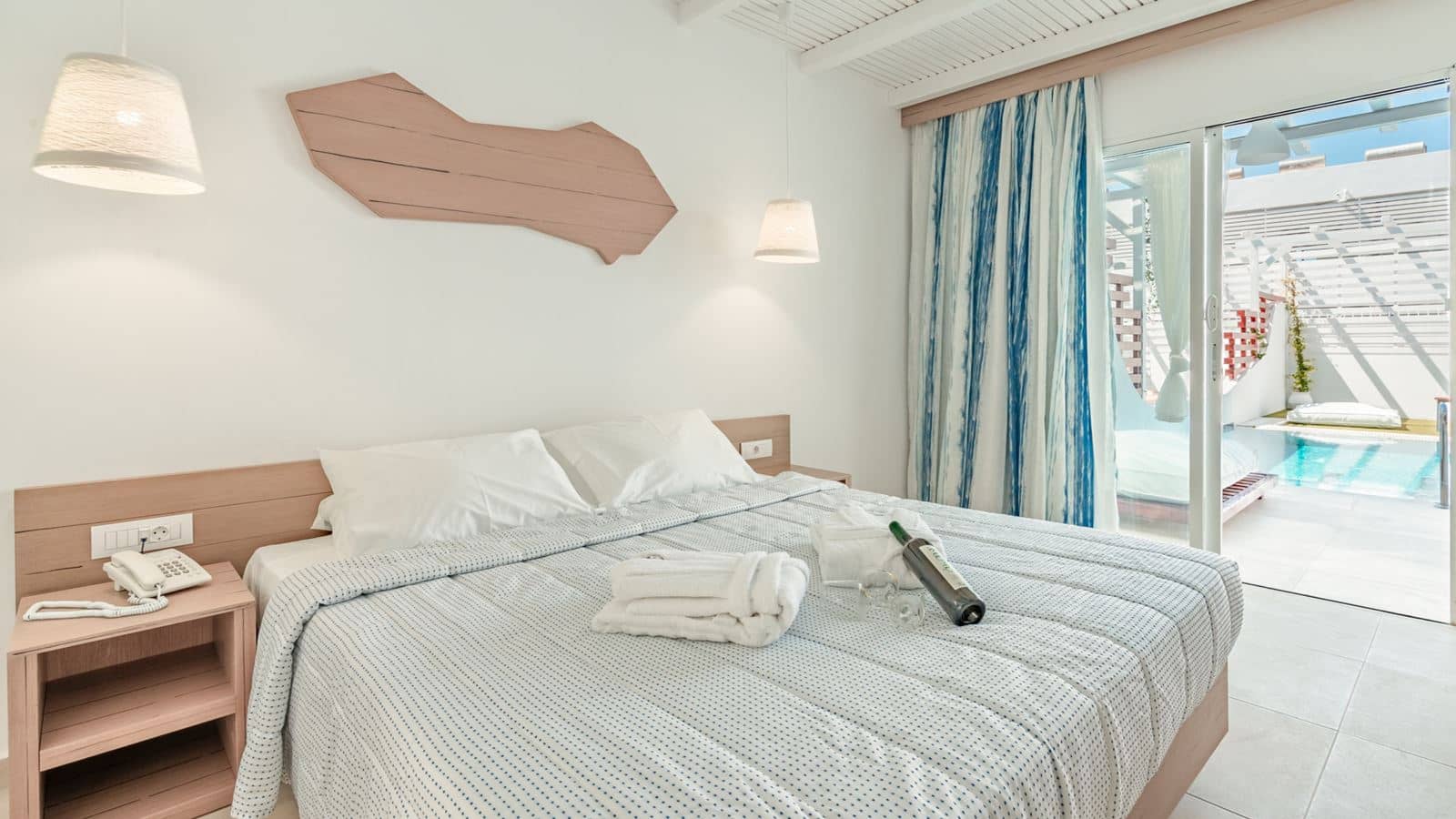 rooms-premium-double-privatepool-with-balcony
