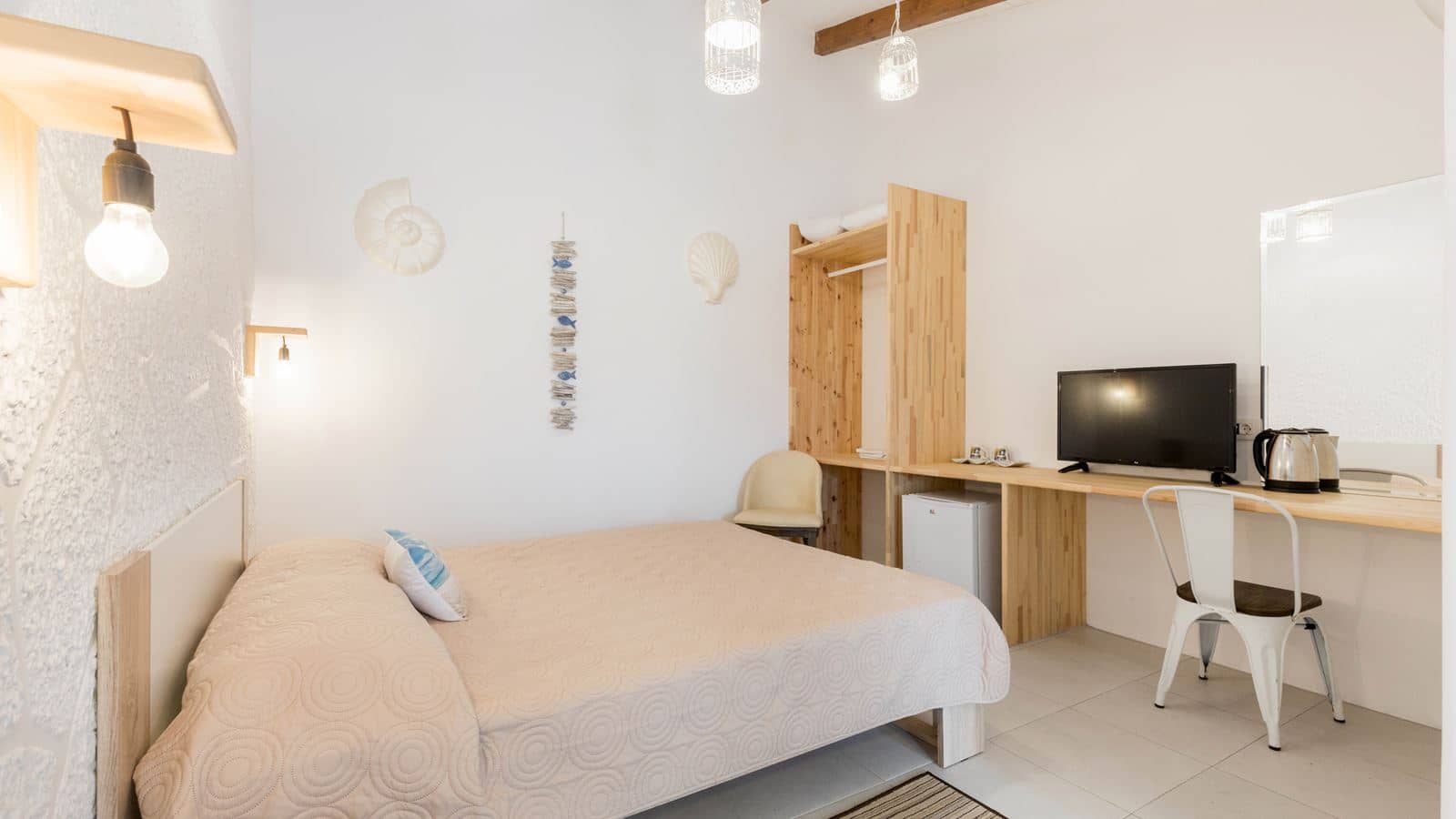 rooms-room-deluxe-double-balcony-or-terrace