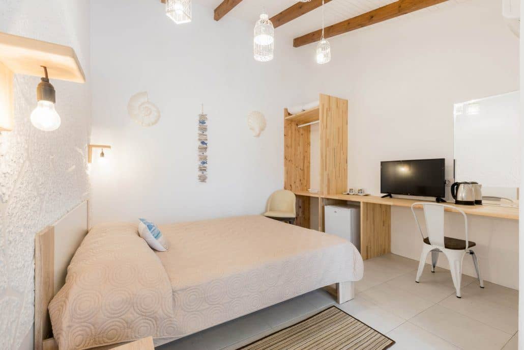rooms-room-deluxe-double-balcony-or-terrace