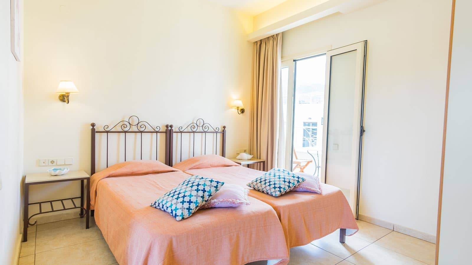 rooms-superior-studio-double-balcony-or-terrace