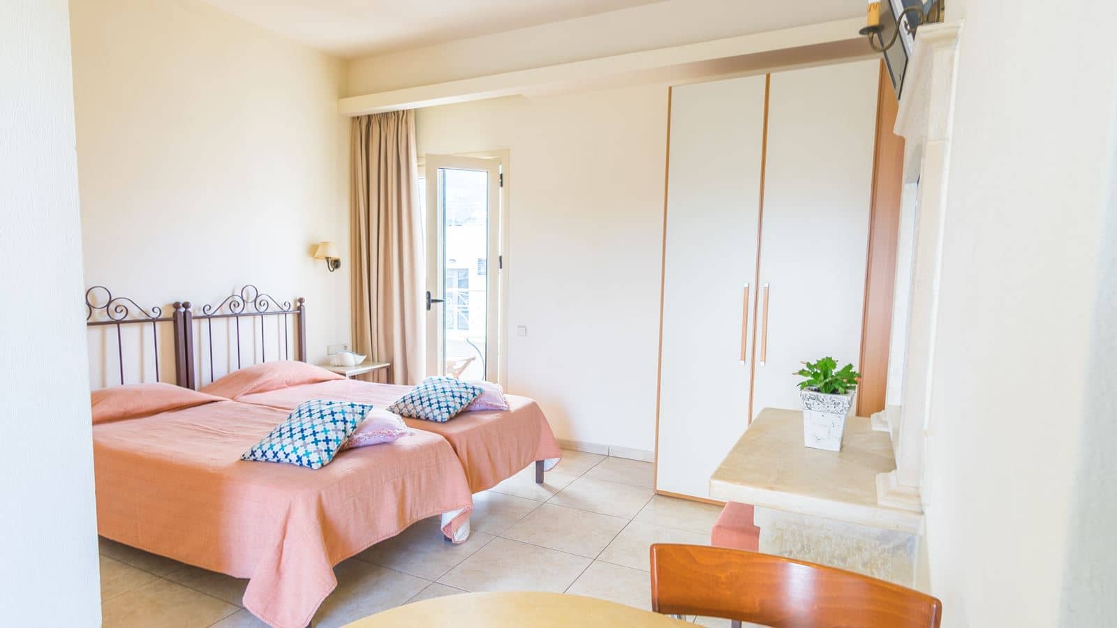 rooms-superior-studio-double-balcony-or-terrace