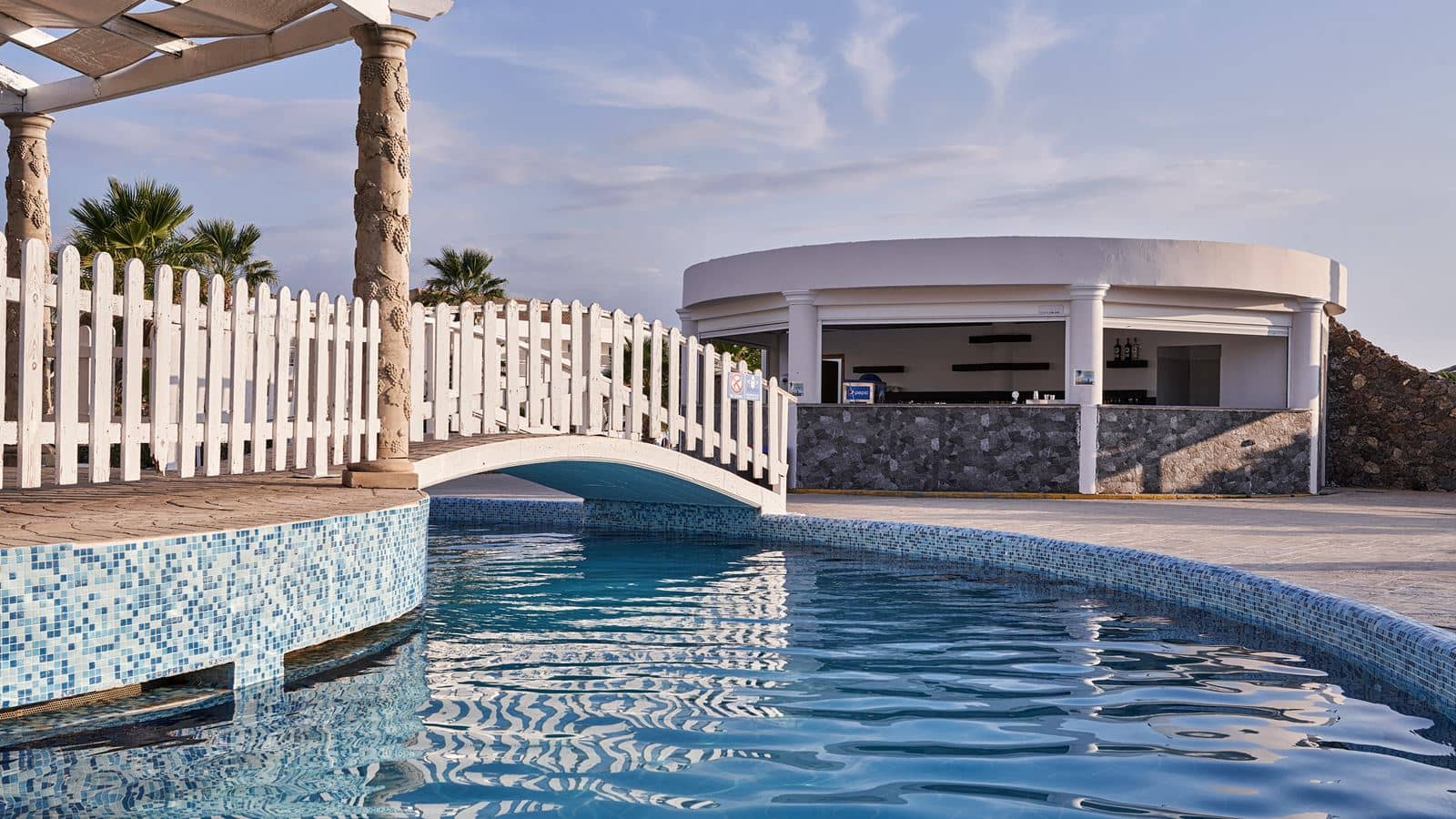 bars-aquapool-bar