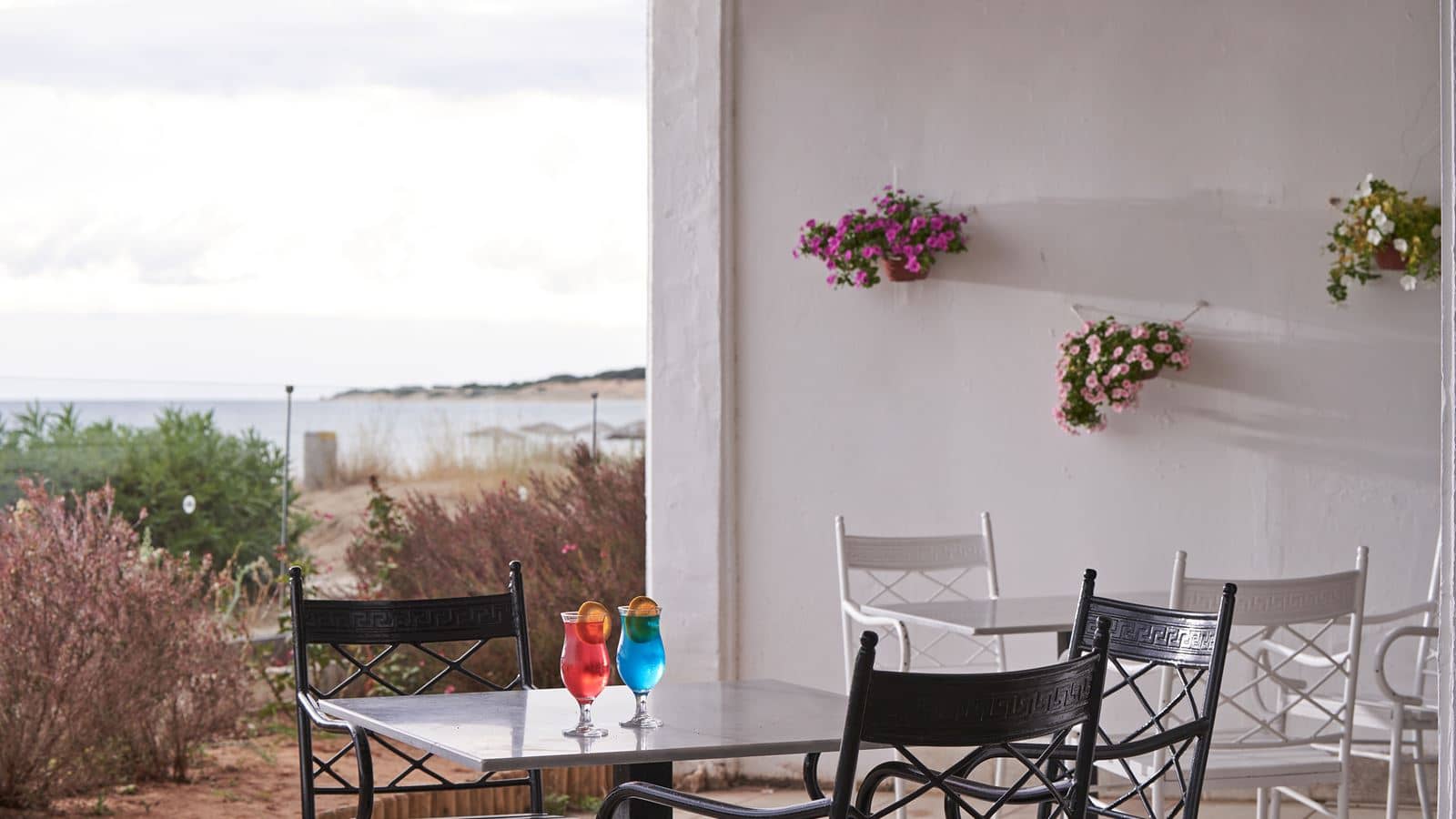 bars-kymabeach-bar