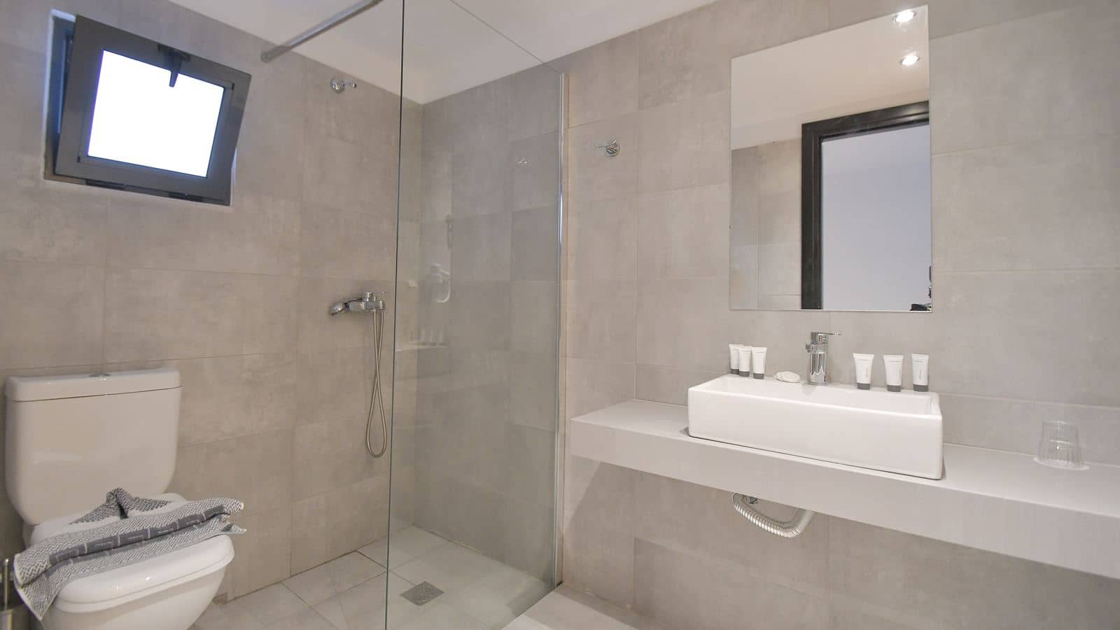 rooms-double-room-with-sharing-pool