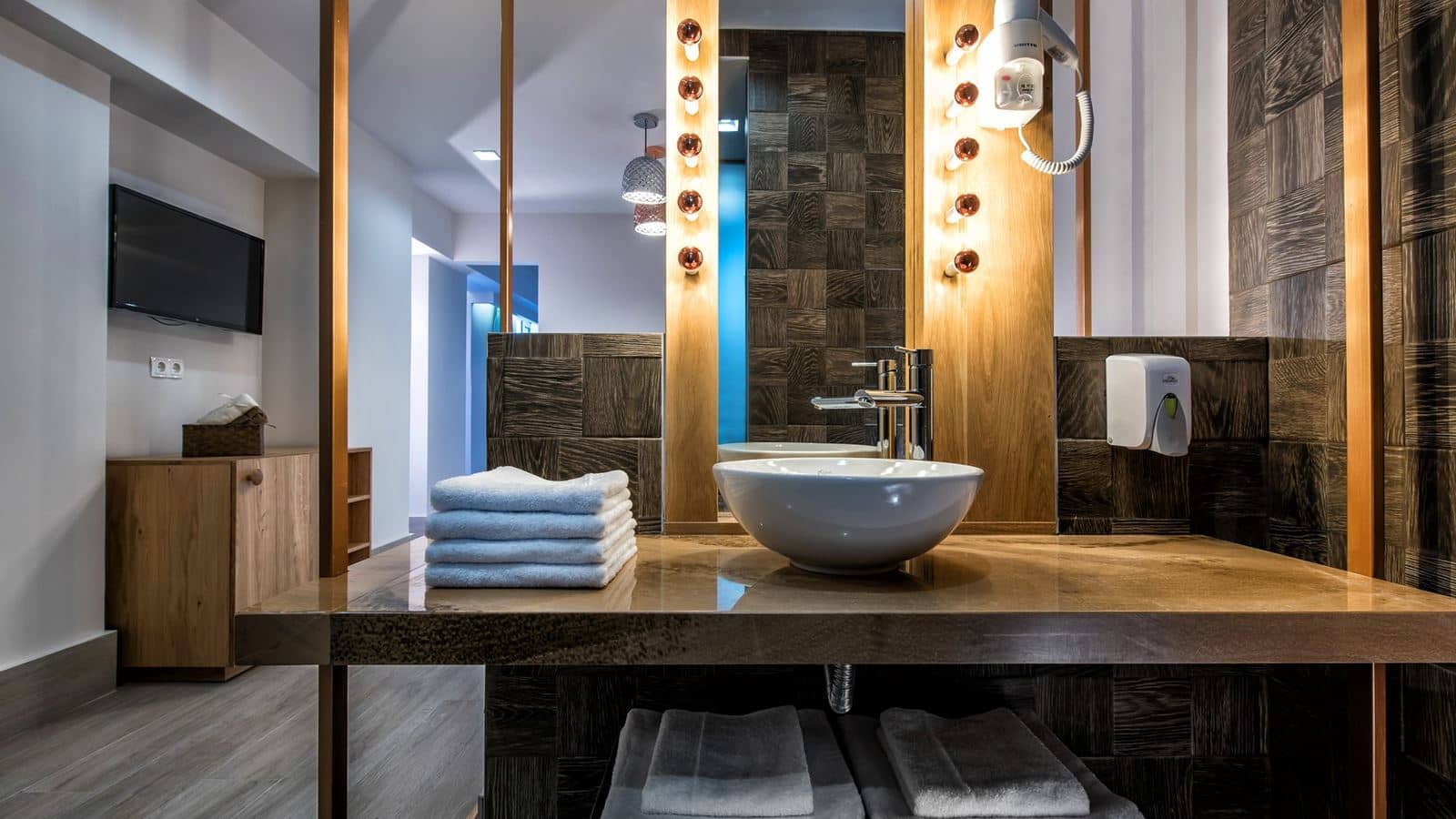 rooms-executive-suite