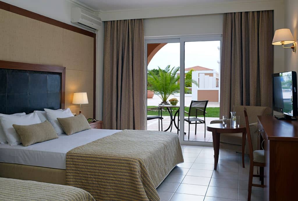 rooms-double-room-land-view