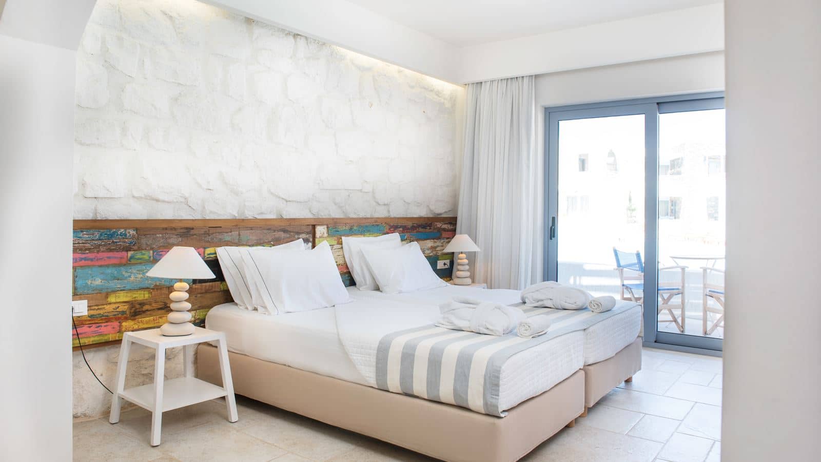 rooms-superior-room