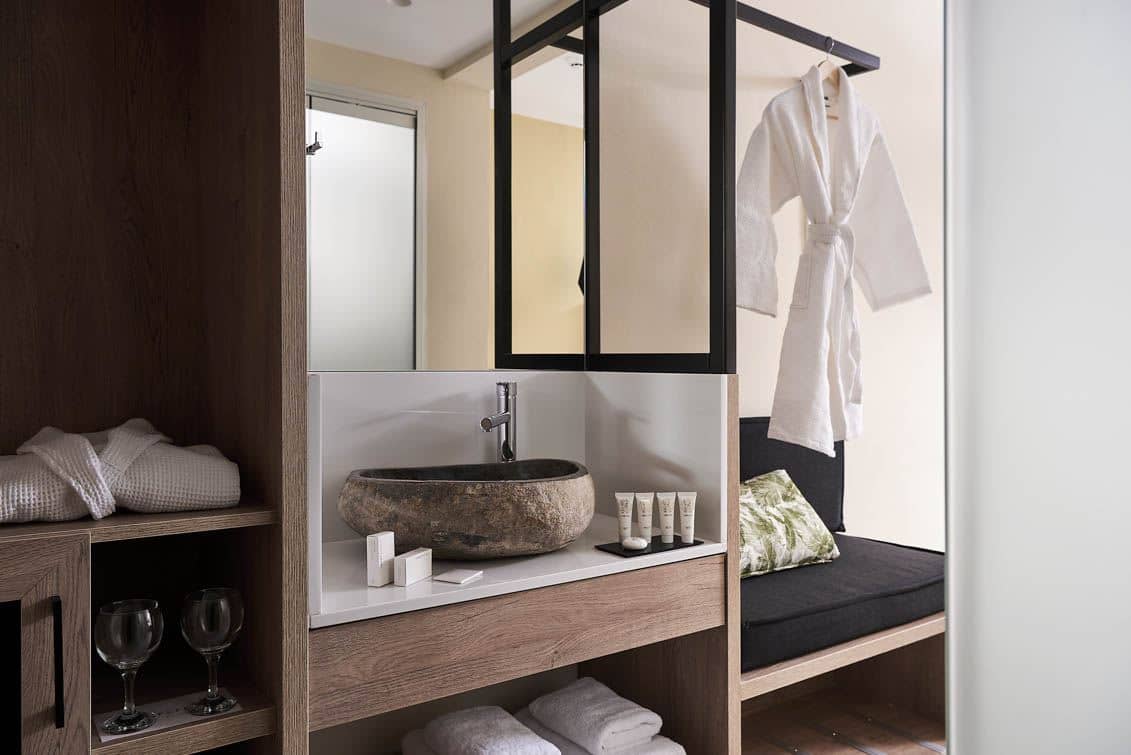 rooms-room-double-garden-view
