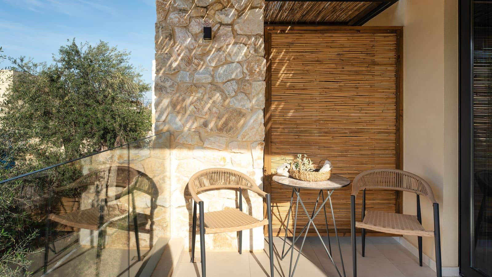 rooms-suite-family-duplex-pool-view
