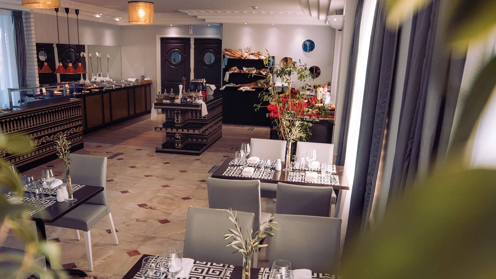 restaurants-restaurant
