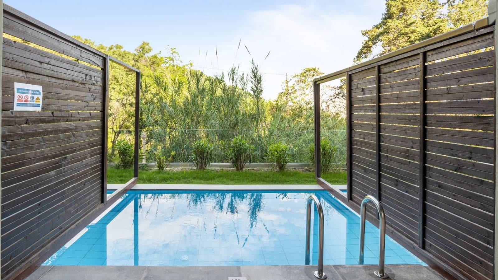 rooms-superior-double-with-plunge-pool
