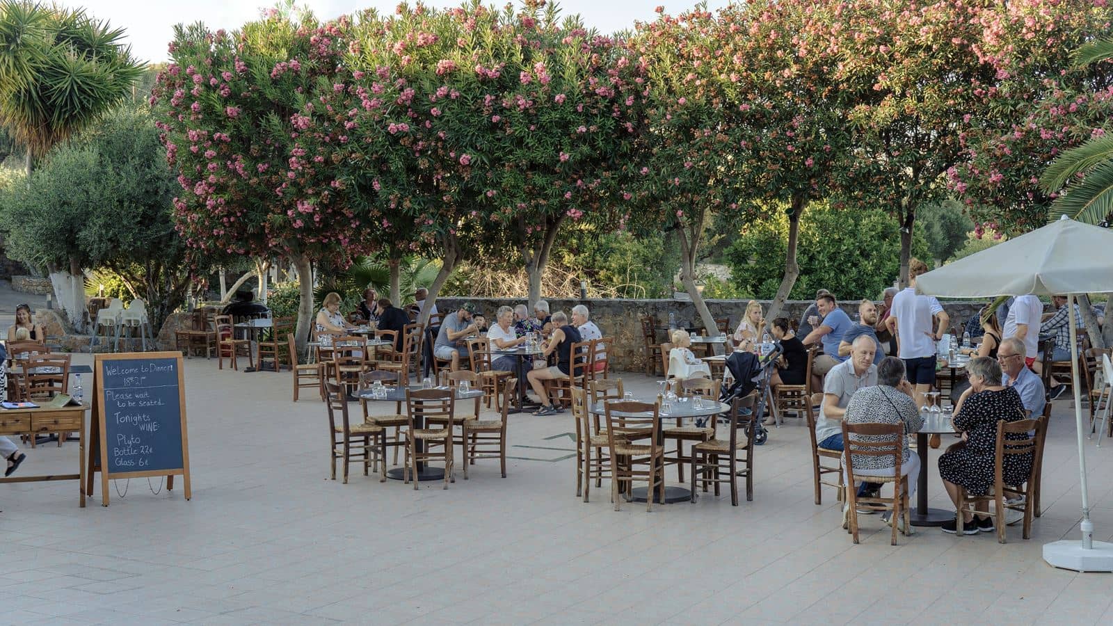 restaurants-pool-restaurant
