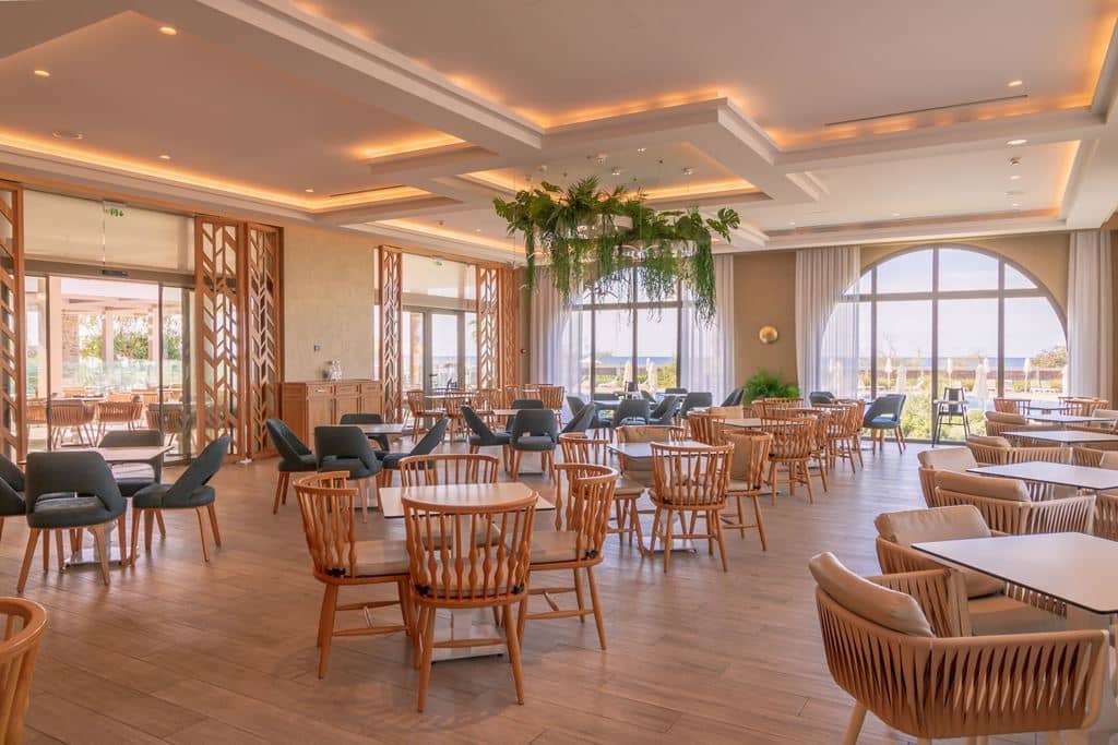 restaurants-main-building