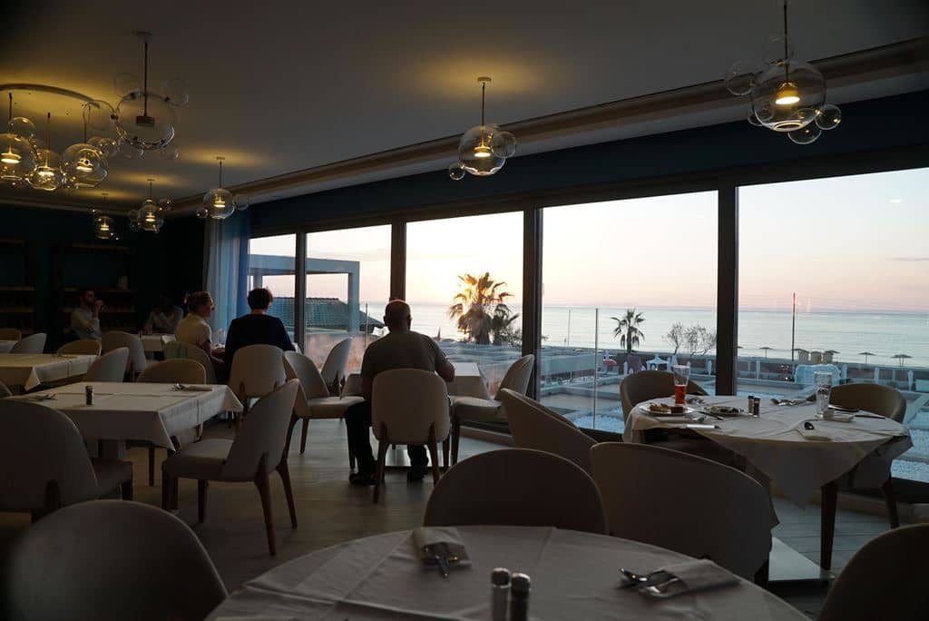 restaurants-main-building