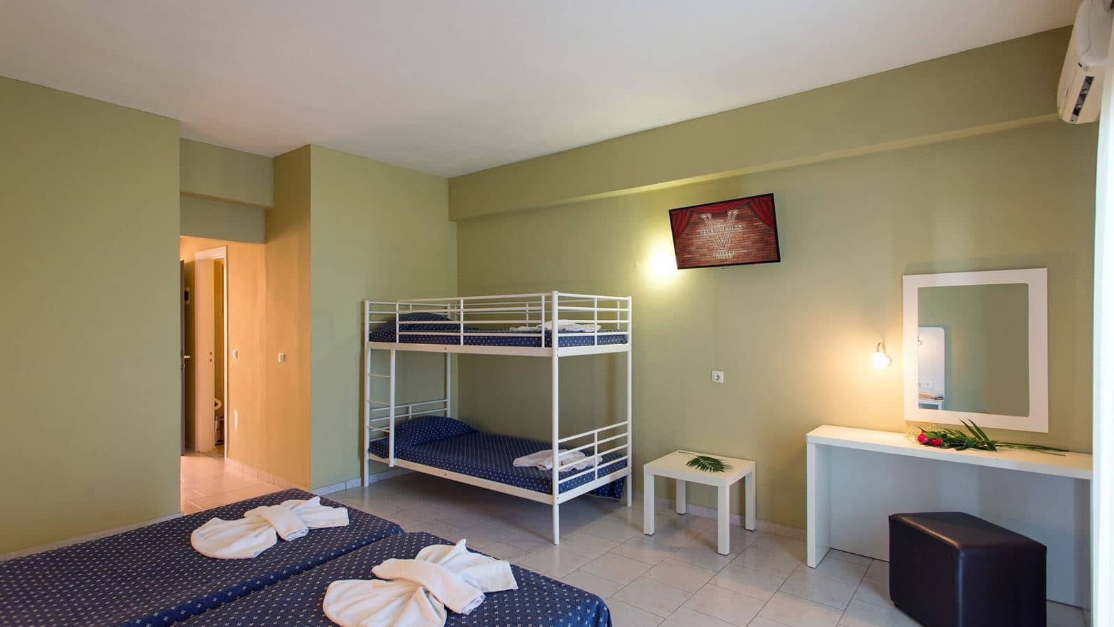 rooms-family-room