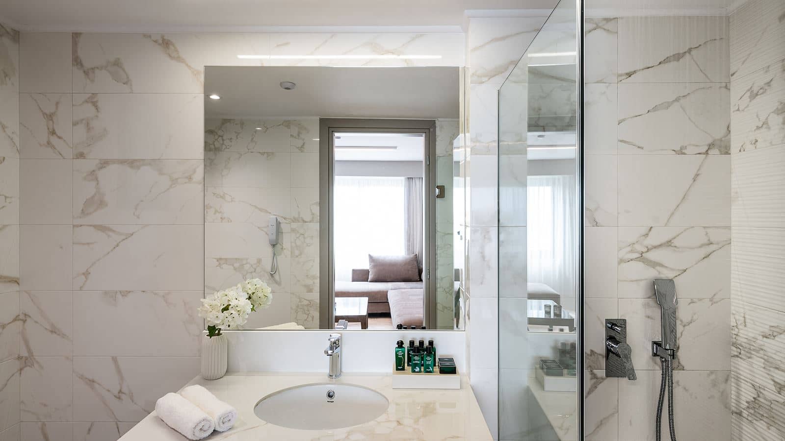 rooms-standard-double-room-garden-view