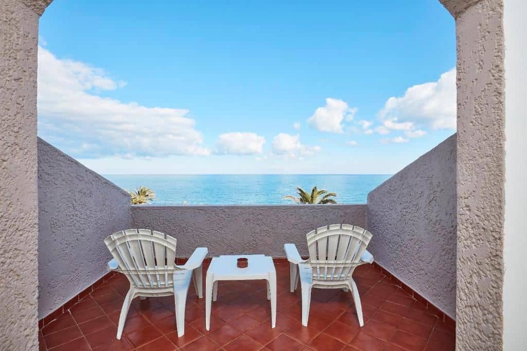 rooms-standard-double-room-with-direct-sea-view
