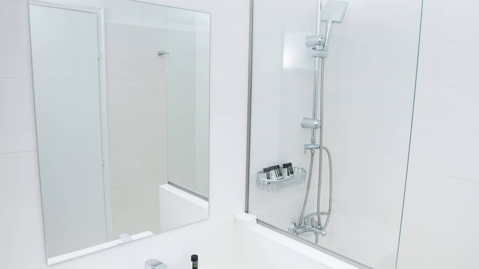 rooms-junior-suite-side-sea-view