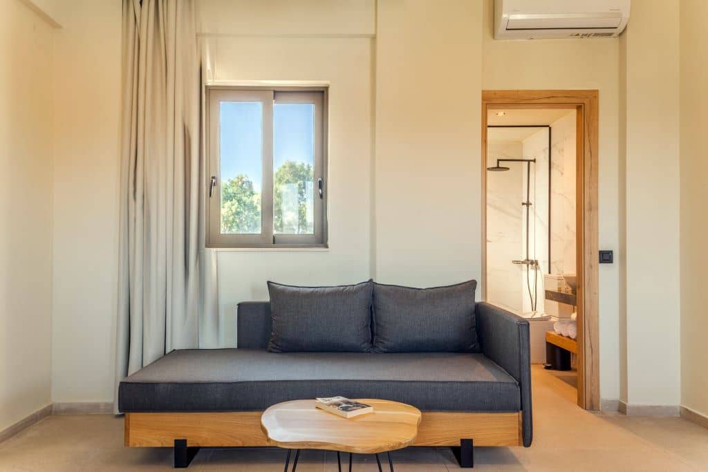 rooms-executive-open-air-jacuzzi-balcony