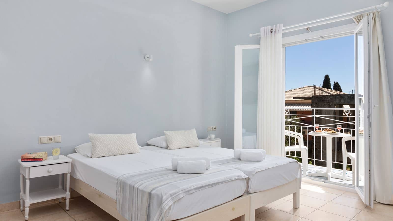 rooms-comfort-studio-with-balcony