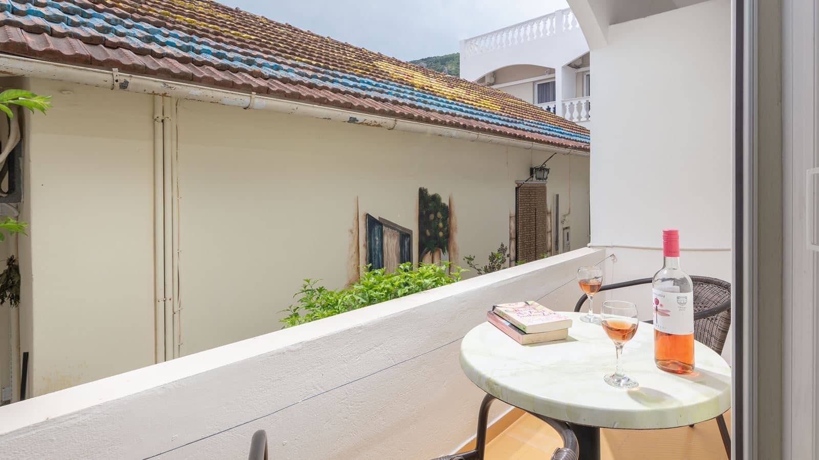 rooms-classic-twindouble-with-balcony
