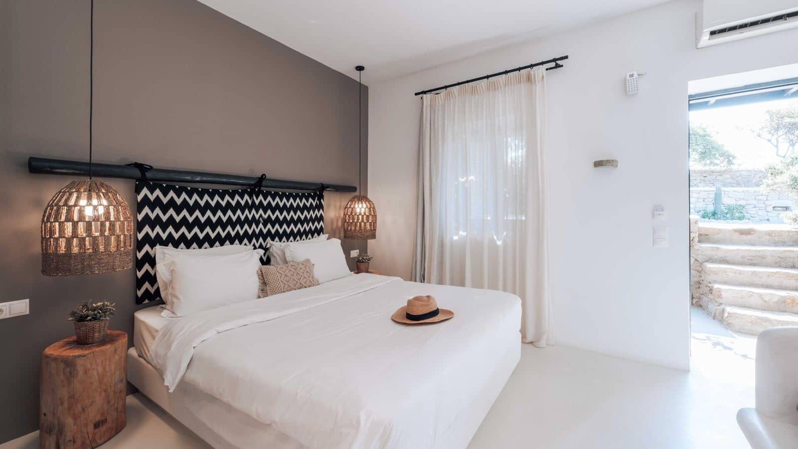 rooms-classic-double-surrounding-view