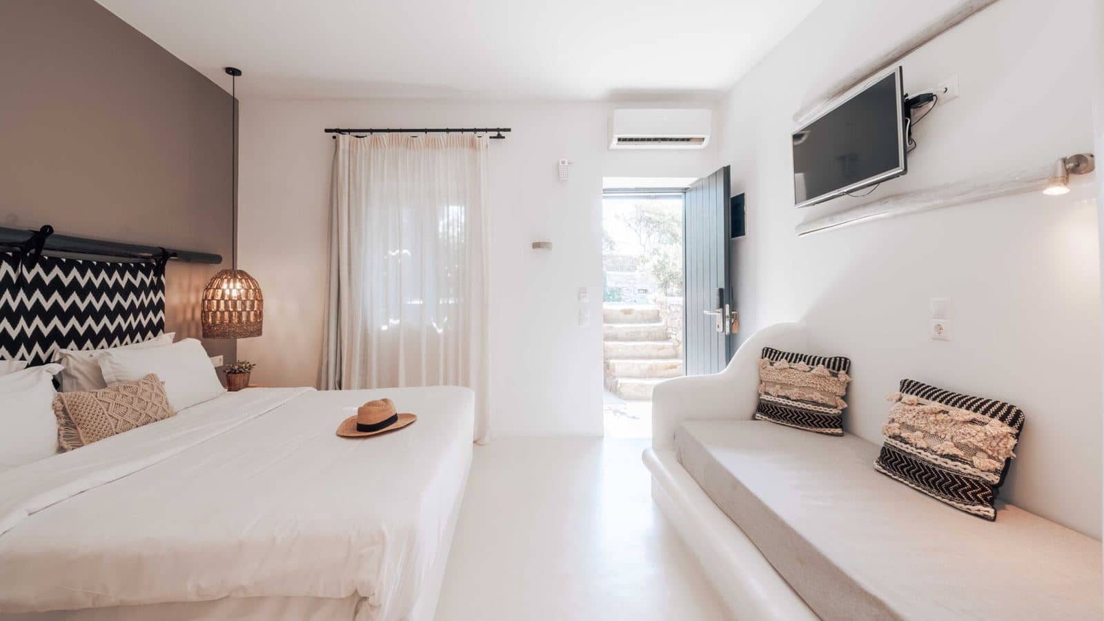 rooms-classic-double-surrounding-view