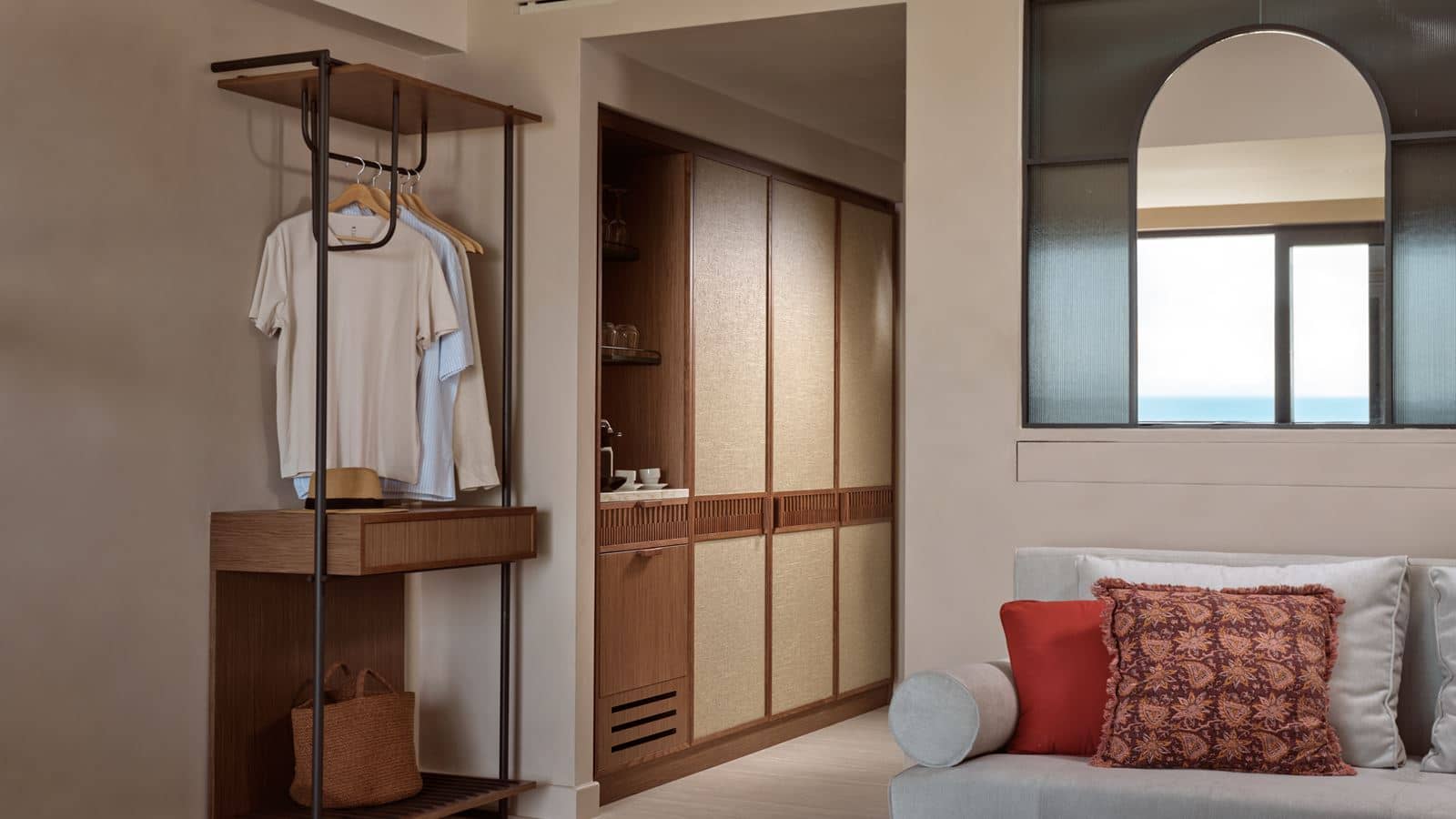 rooms-deluxe-junior-suite-sea-front