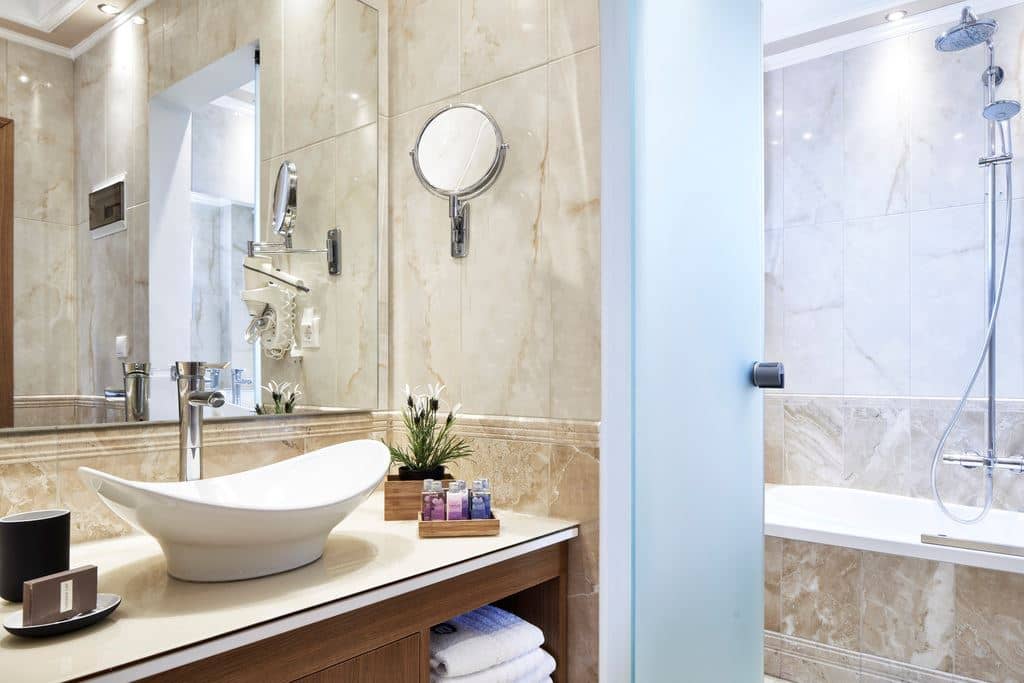 rooms-deluxe-suite