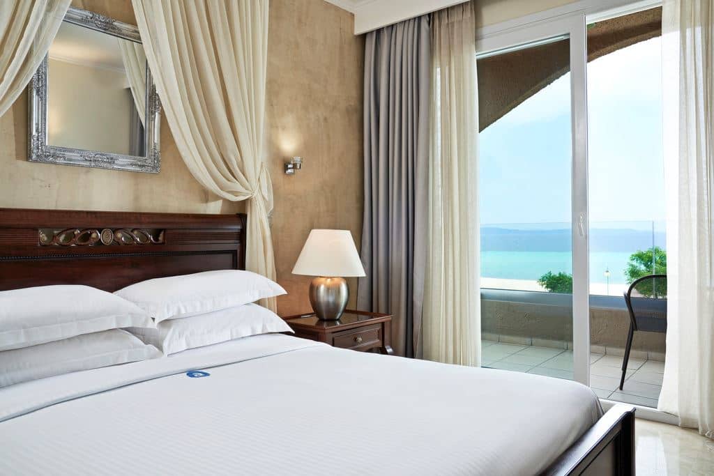 rooms-deluxe-suite