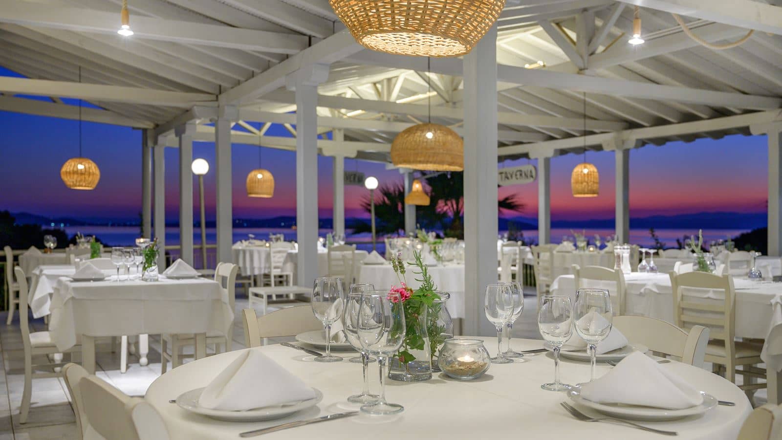 restaurants-a-la-carte-tavern-glaros