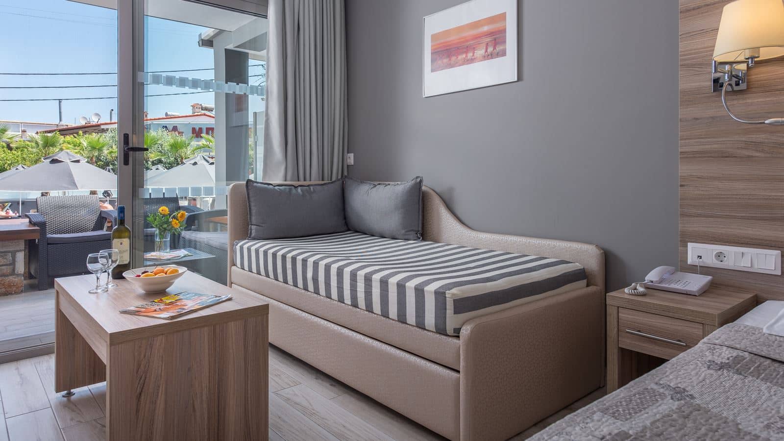 rooms-deluxe-studio