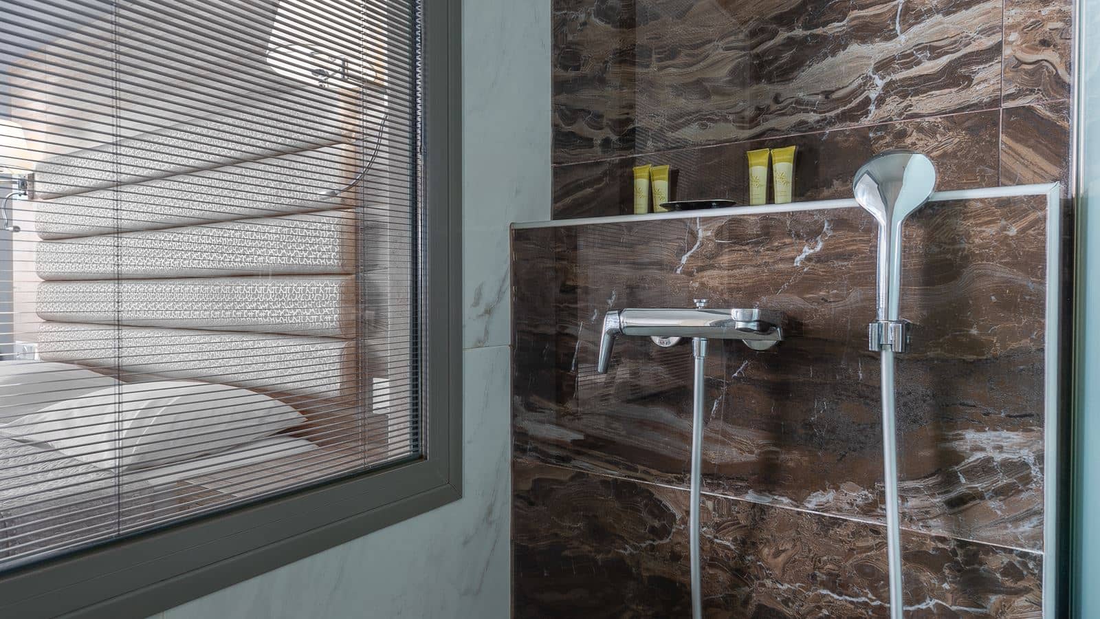 rooms-deluxe-studio