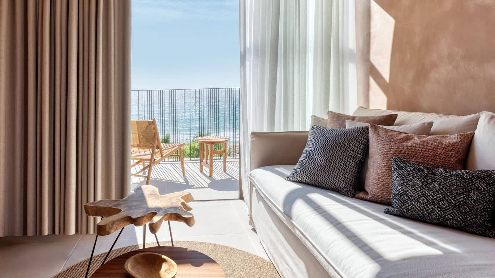 rooms-sapphire-family-2-bedroom-suite