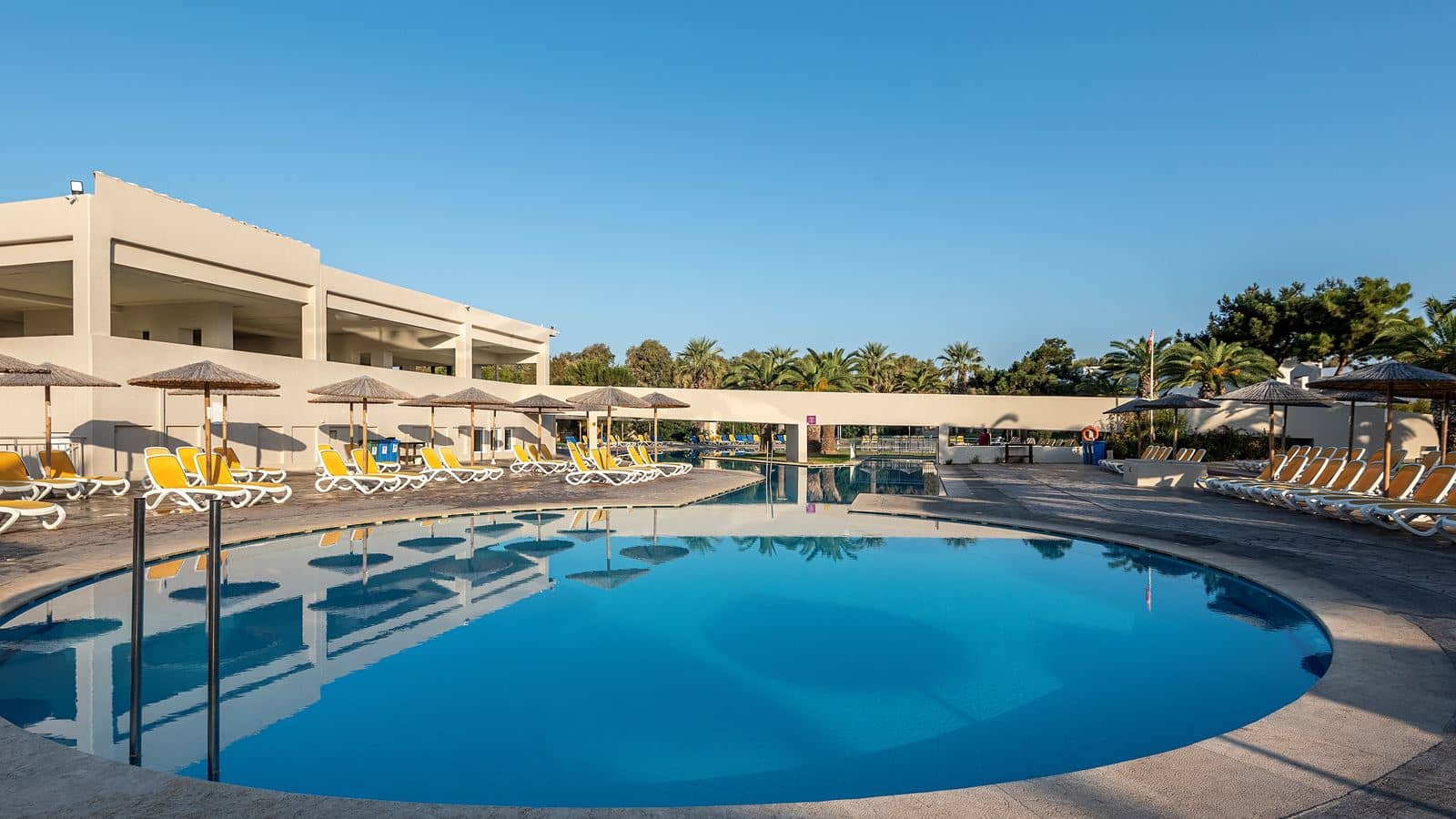 pools-outdoor-pool