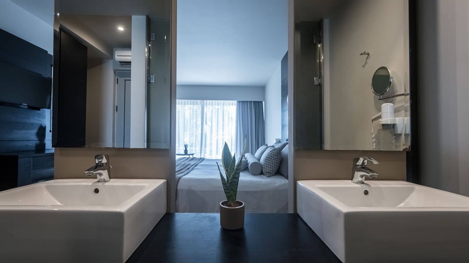 rooms-superior-triple-inland-view
