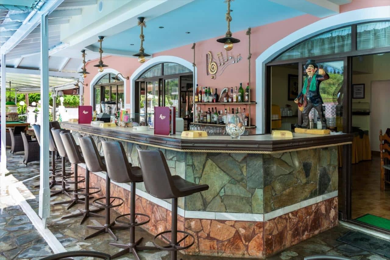 bars-pool-bar