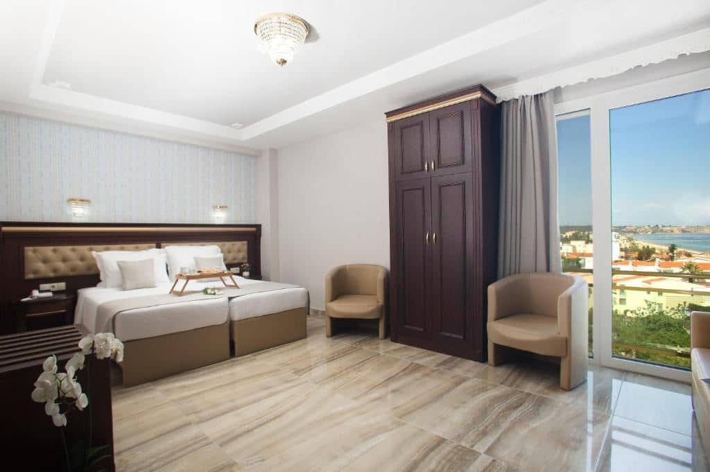 rooms-family-room
