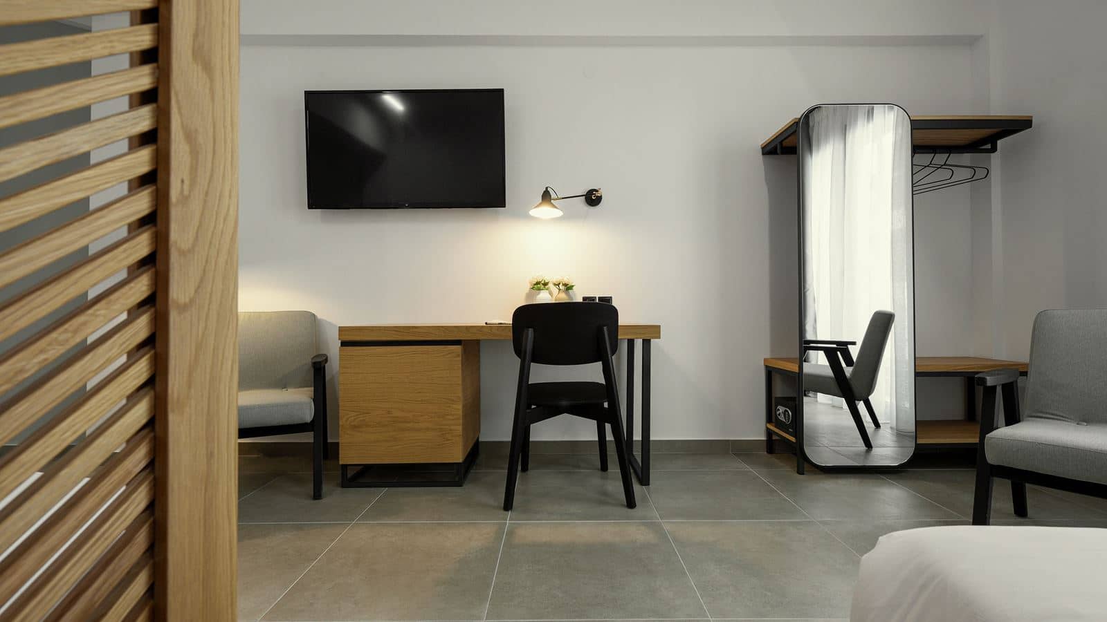 rooms-family-room-city-view