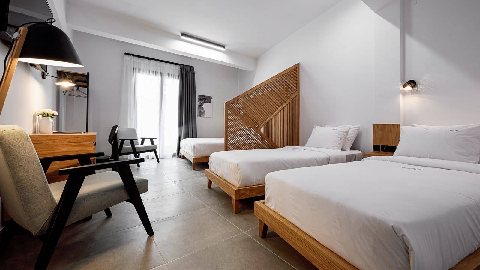 rooms-family-room-city-view