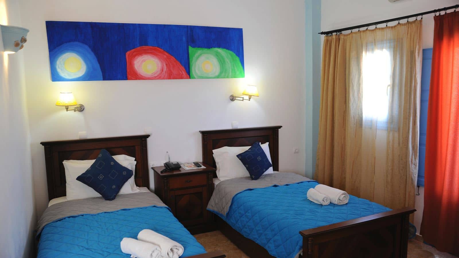 rooms-twin-two-beds