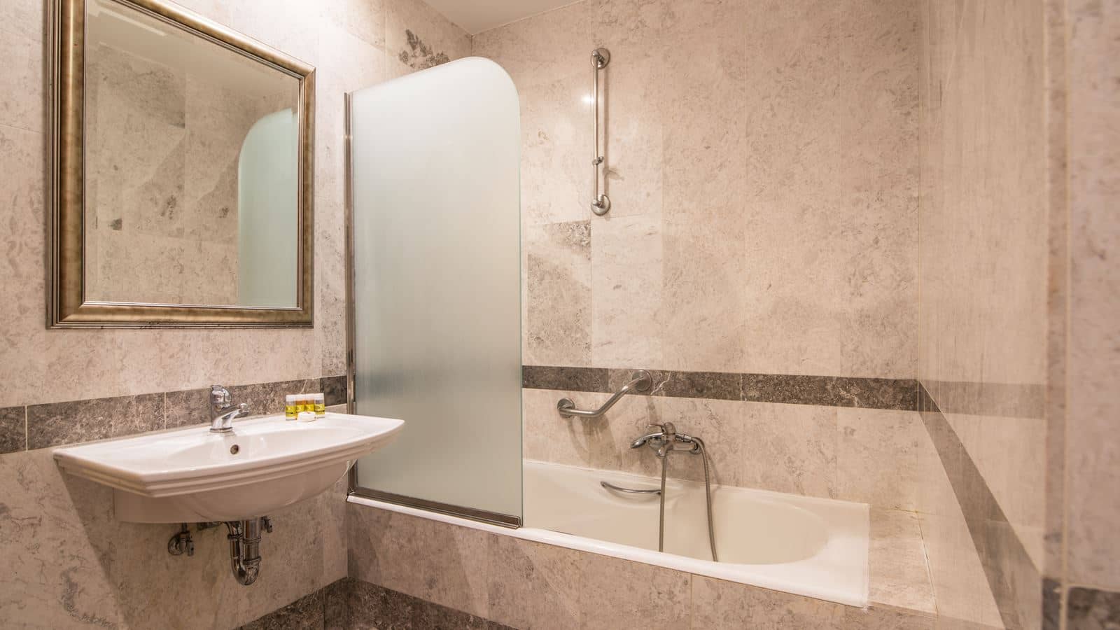 rooms-junior-suite-standard