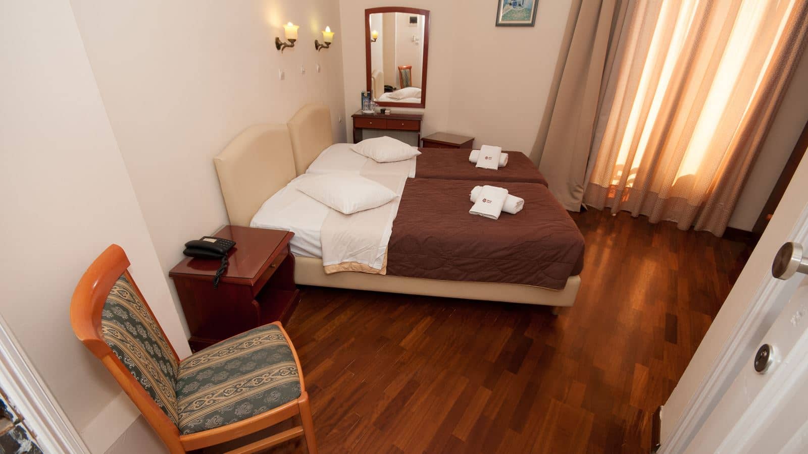 rooms-quadruple-three-beds