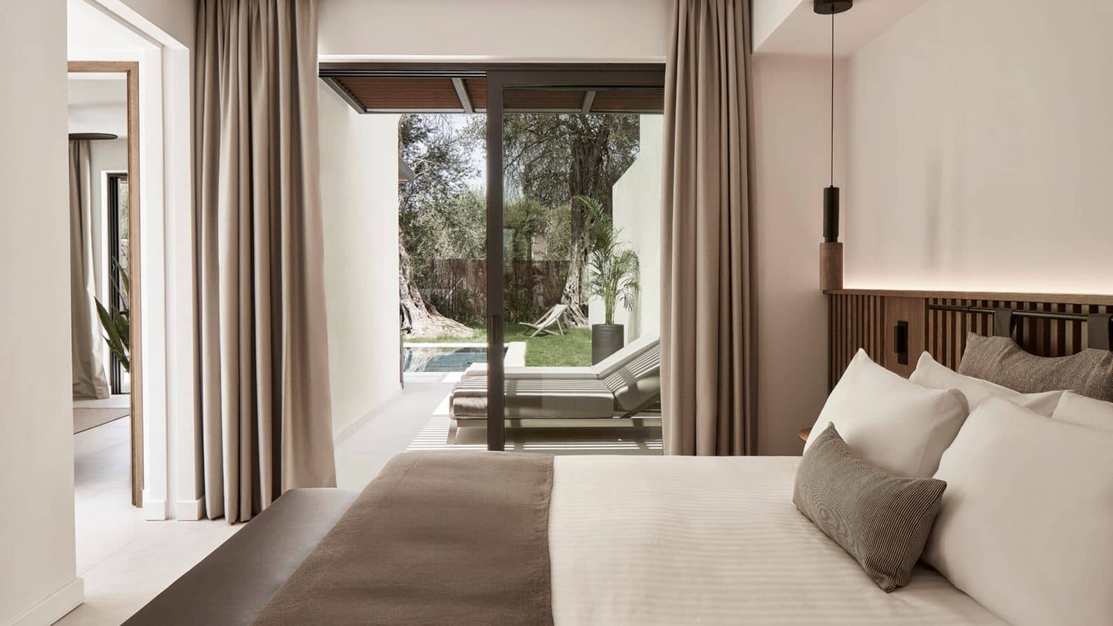 rooms-executive-suite-with-private-pool