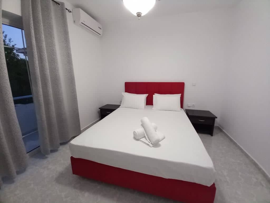rooms-family-apartment-2-bedrooms-garden-view