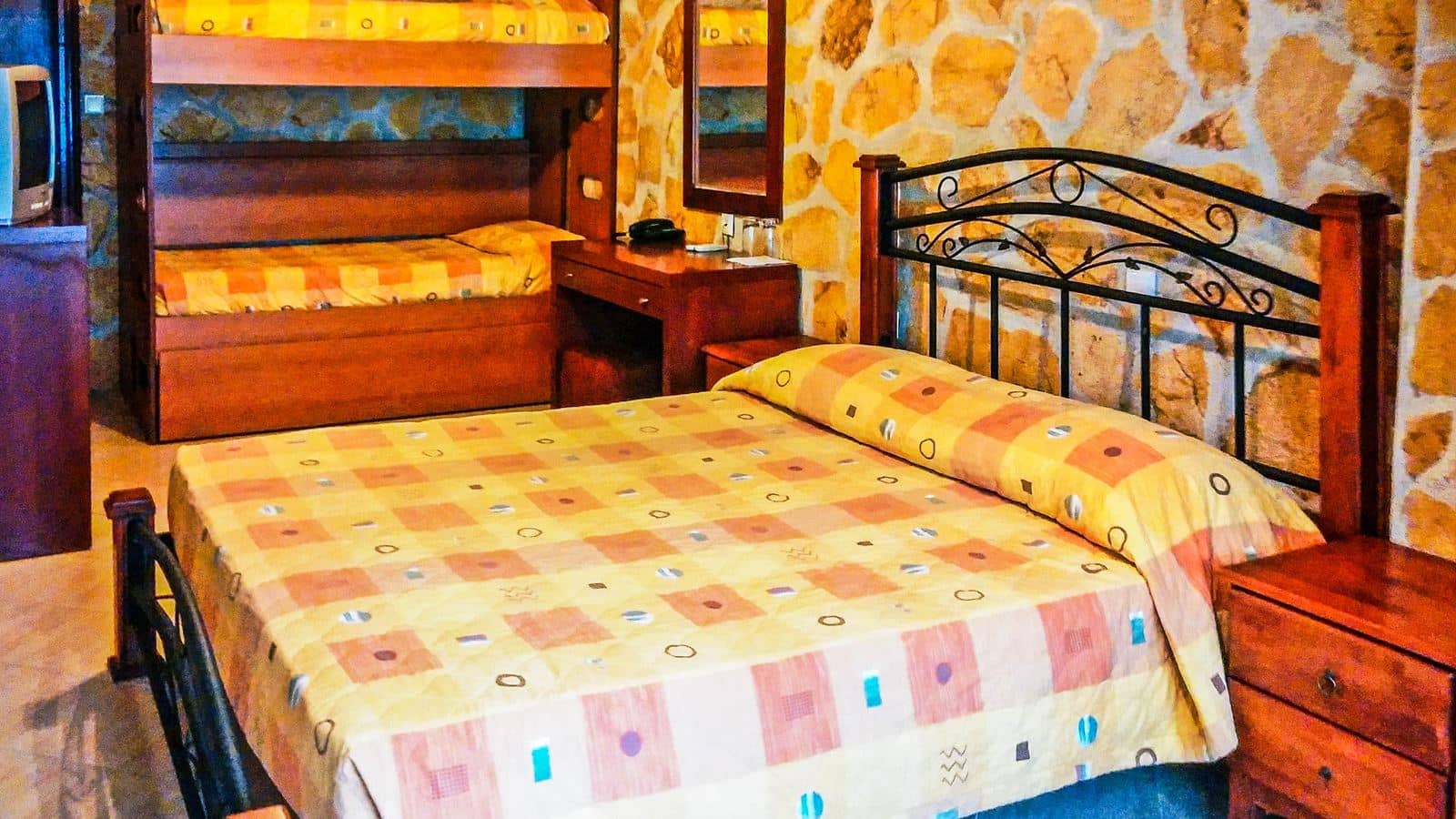 rooms-economy-room