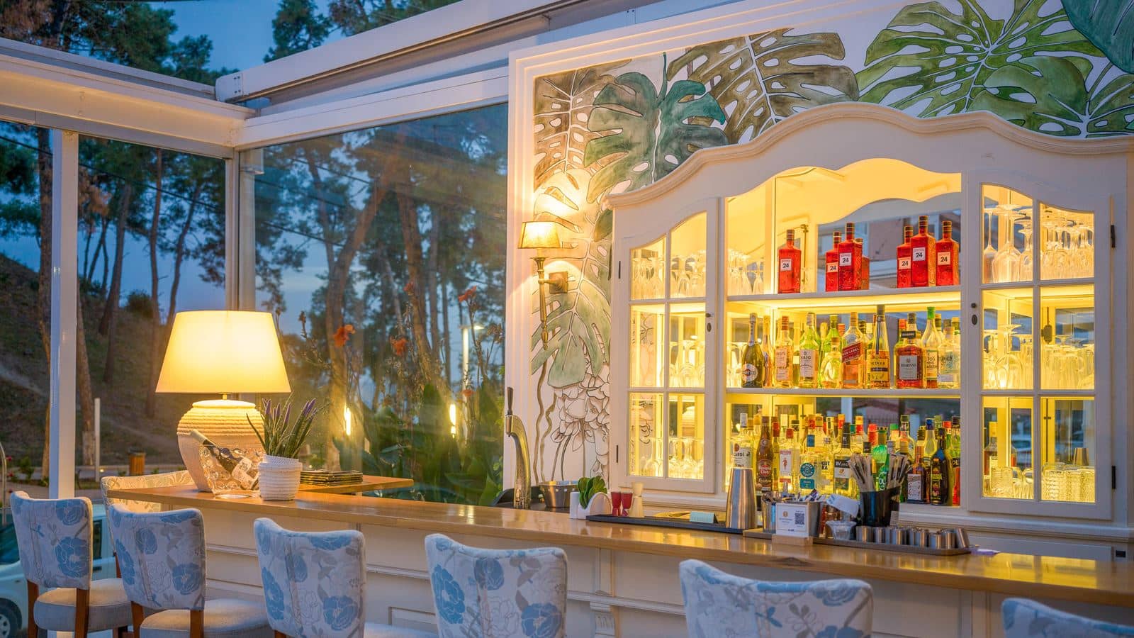 bars-main-bar-cafe