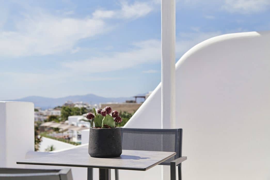 rooms-deluxe-suite-sea-view